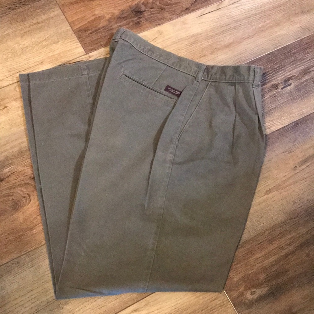 Timber Creek by Wrangler Men's Pleated Chino Pants